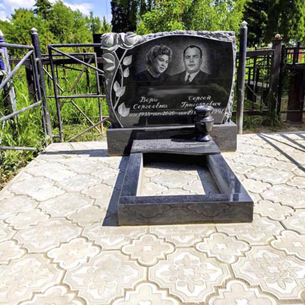 Галерея памятников
